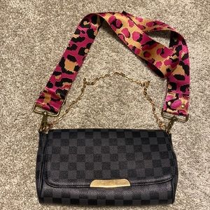 Imitation LV handbag w strap